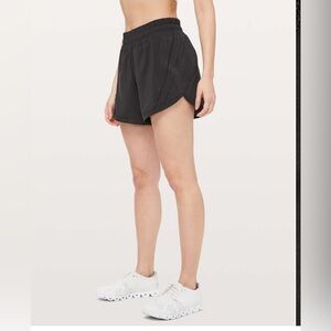 🍋Women’s Lululemon Track That Short 5" Size 6
Black W7AQES🍋